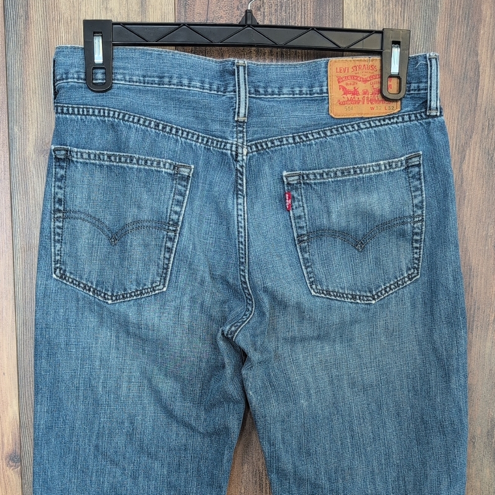 Levi's Classic Straight Fit Men's Medium Wash Distressed Jeans 32x32     P190